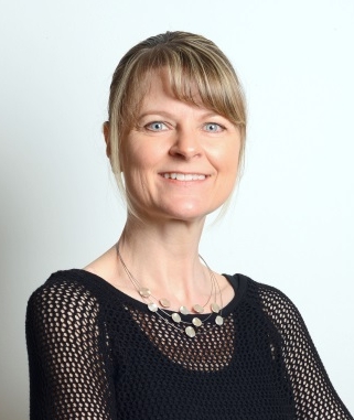 Treatment of social phobia in Dubai. Dr. Annette Schonder, American psychologist in Dubai