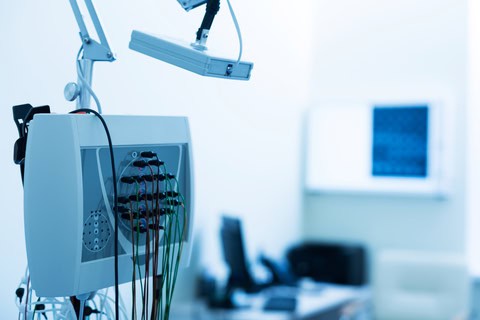 EEG device at CHMC in Dubai for recording electric brain activieties and helping to diagnose any irregularities of the brain function. It serves as a diagnostic measure before starting treatment for depression in Dubai